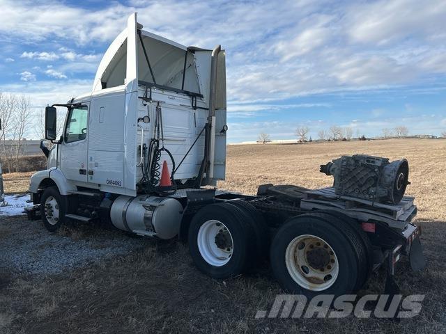 Volvo VNR64T Sadulveokid