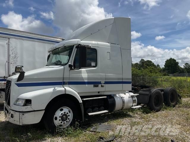 Volvo VNR64T Sadulveokid