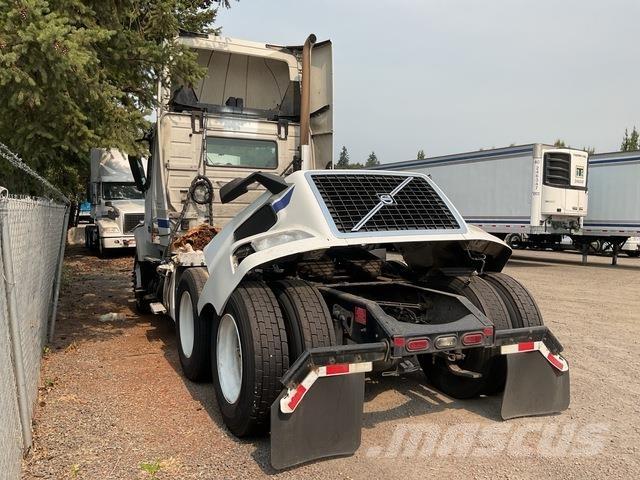 Volvo VNR64T Sadulveokid