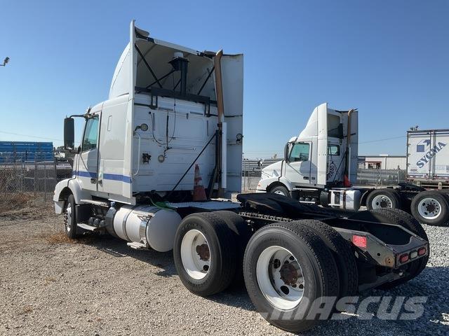 Volvo VNR64T Sadulveokid