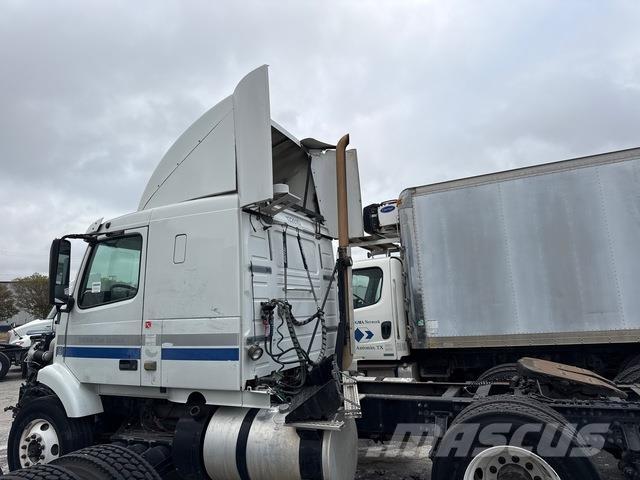 Volvo VNR64T Sadulveokid