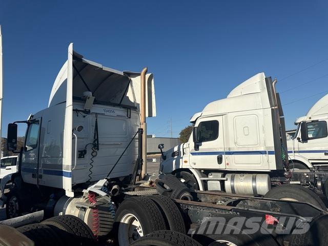 Volvo VNR64T Sadulveokid