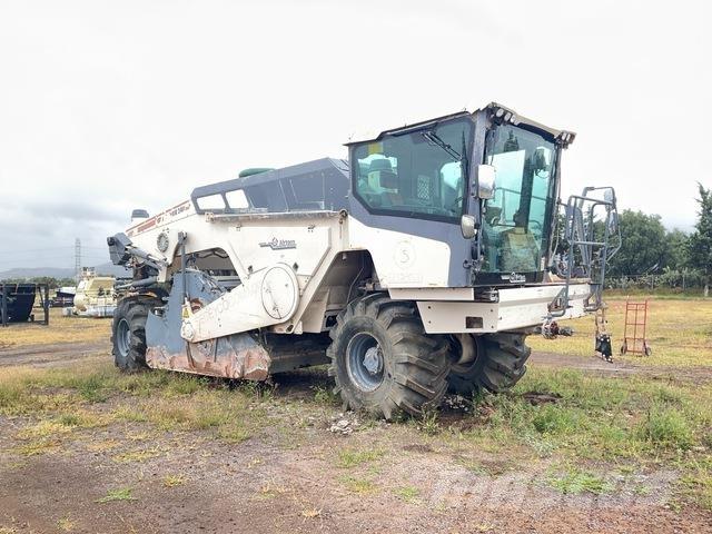 Wirtgen WR240 Pinnasetihendajad