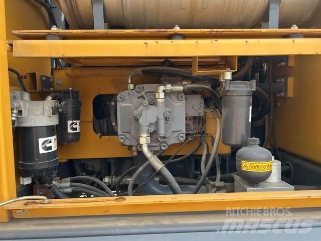 XCMG XE210U Roomikekskavaatorid