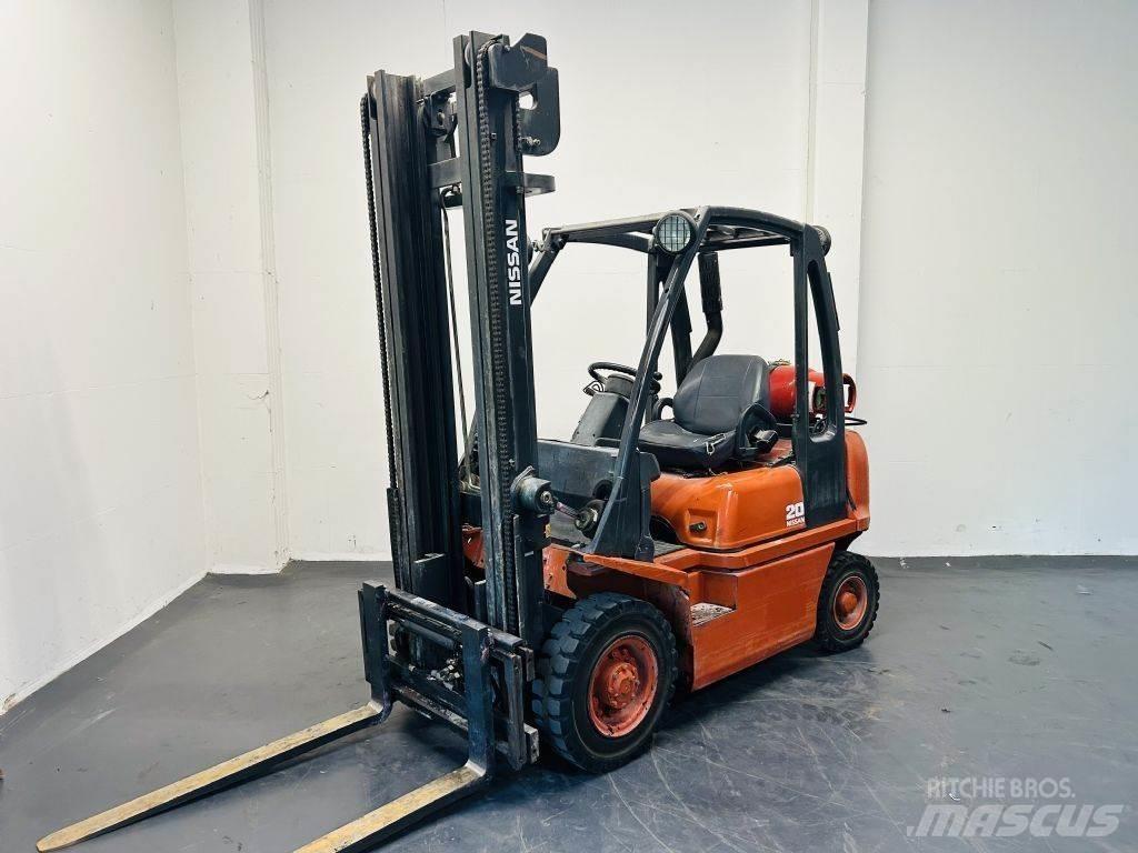 Nissan UD02A20PQ Gaasitõstukid