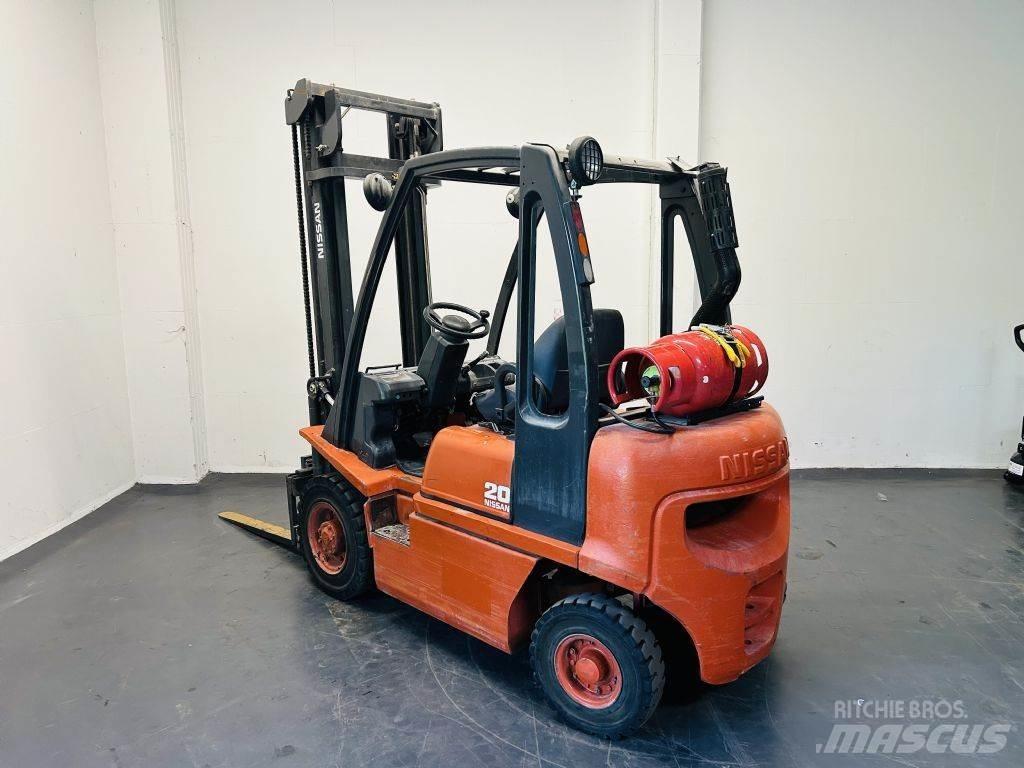Nissan UD02A20PQ Gaasitõstukid