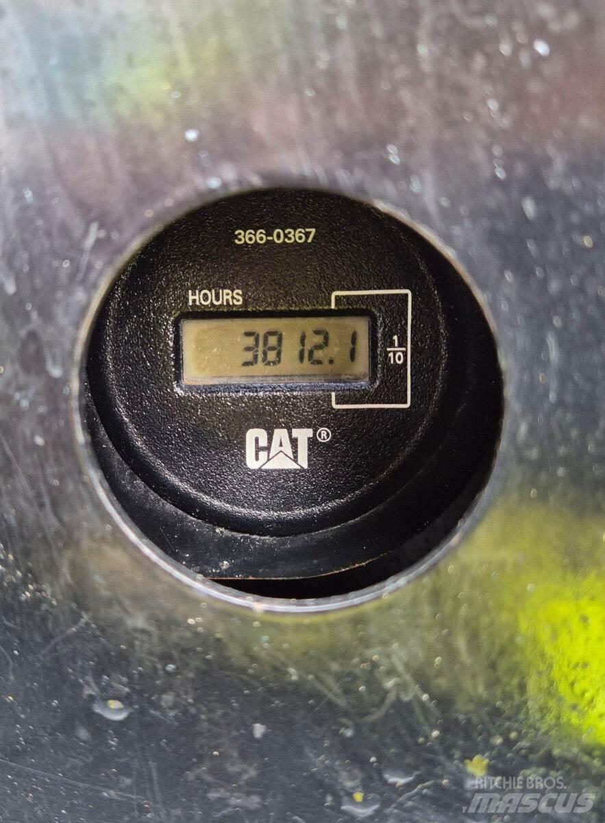 CAT 305E2 Väikeekskavaatorid 7t-12t
