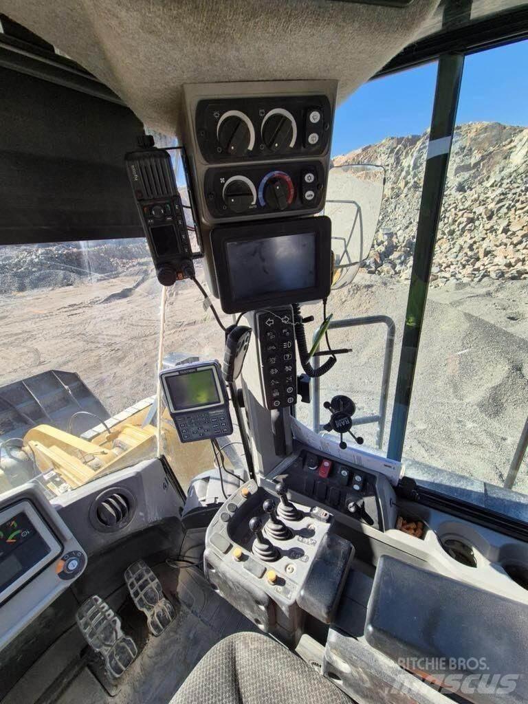CAT 980M Rataslaadurid