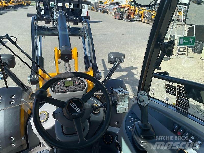 JCB 409 Rataslaadurid