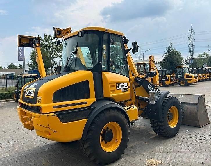 JCB 409 Rataslaadurid