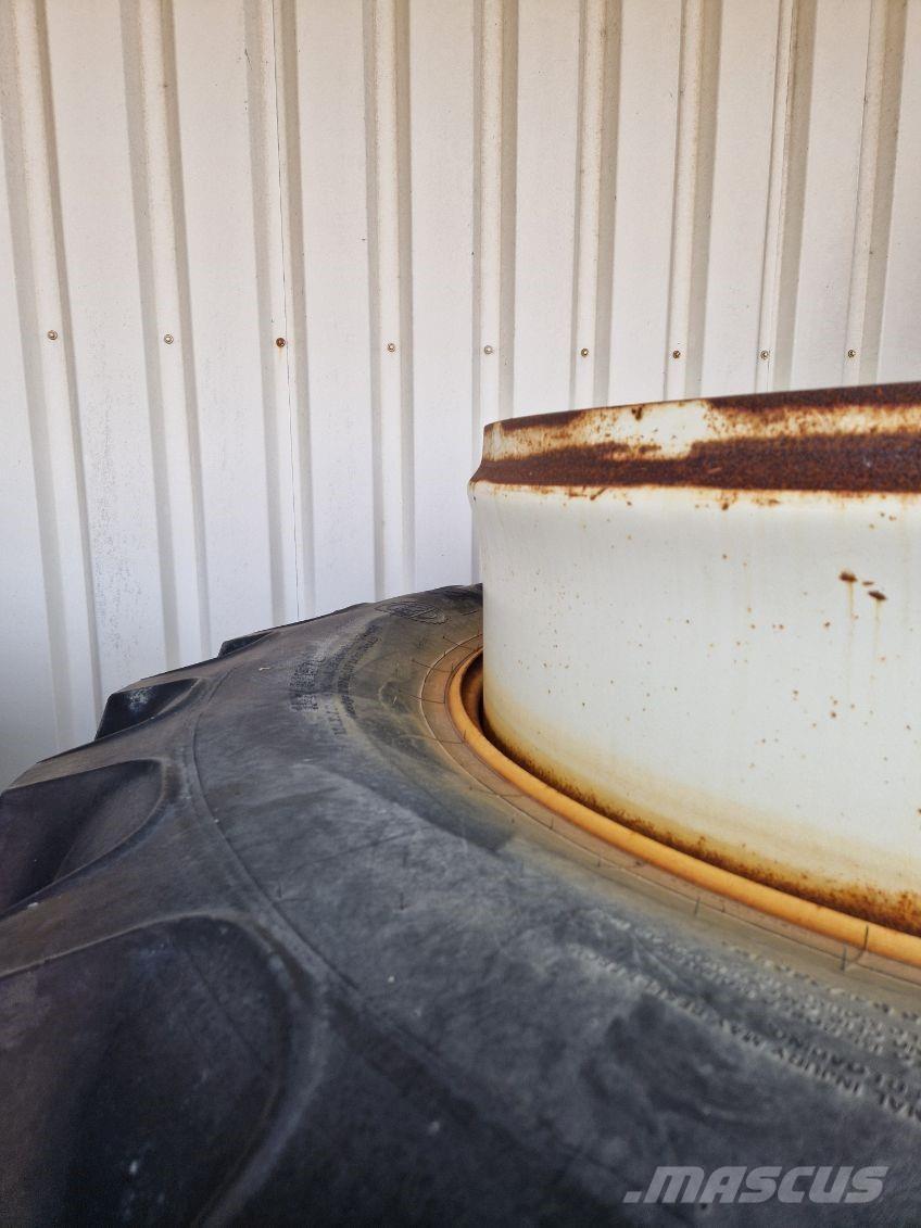 BKT 520/85R42 Rehvid, rattad ja veljed