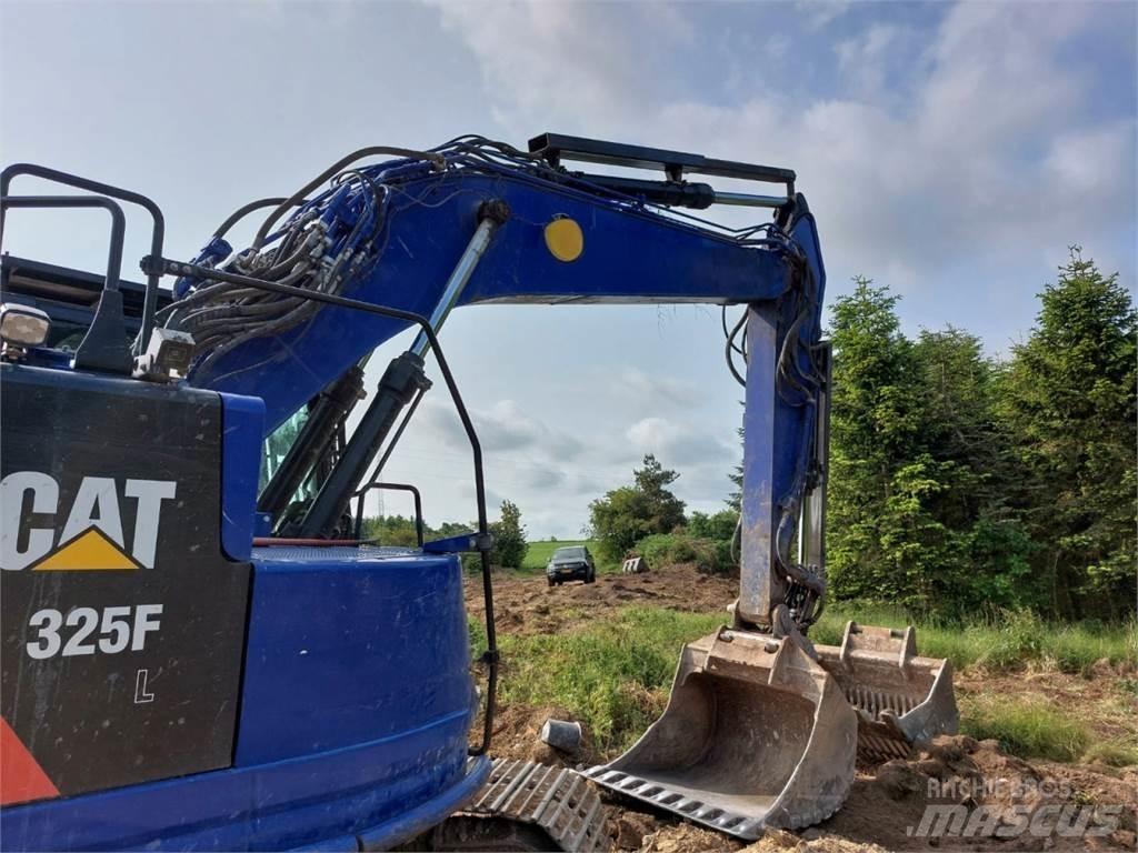 CAT 325F Roomikekskavaatorid
