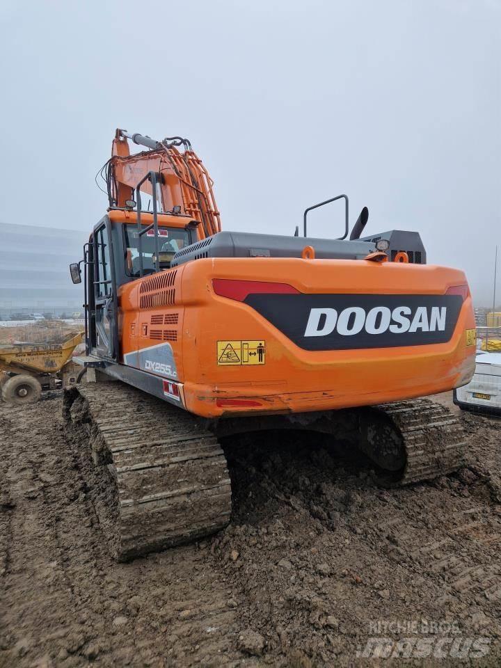 Doosan 255-5 Roomikekskavaatorid