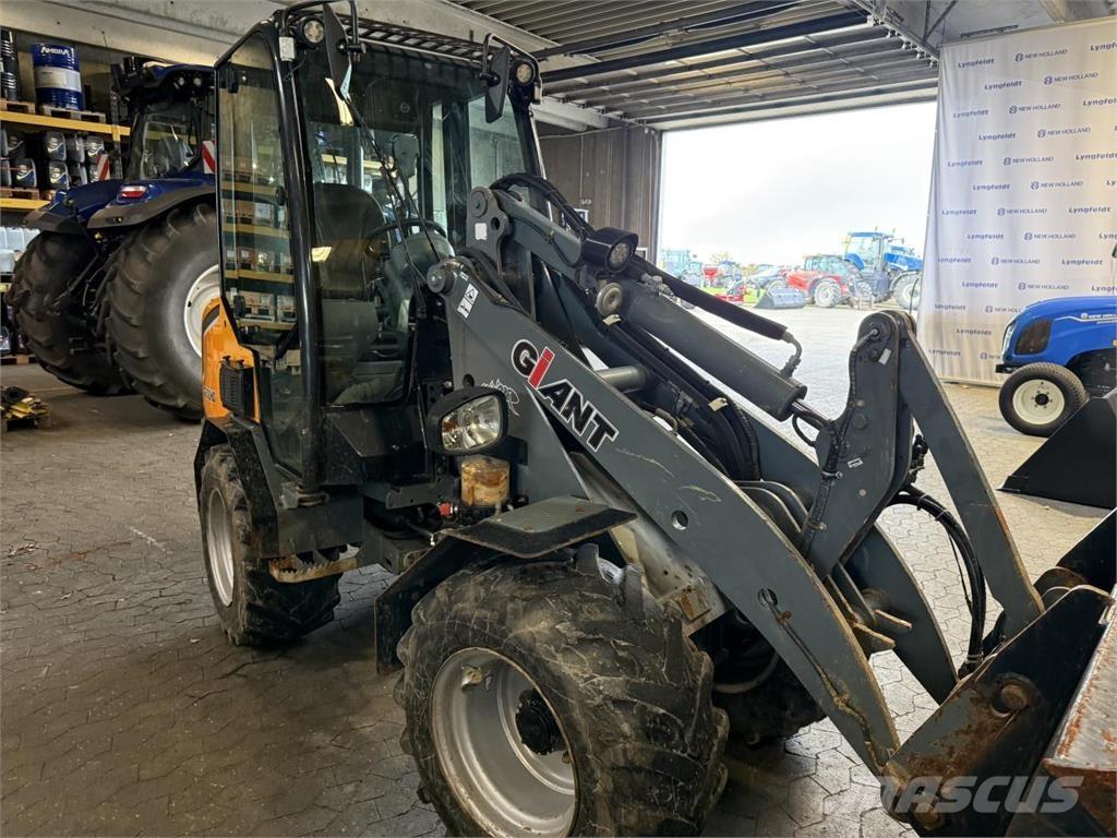 GiANT 2700HD Väikelaadurid