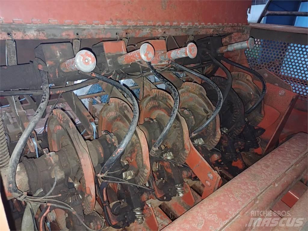 Hesston 4900 Heinapressid