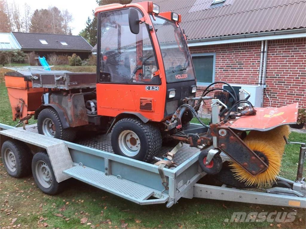 Holder C2.34 Kommunaalteenuste traktorid