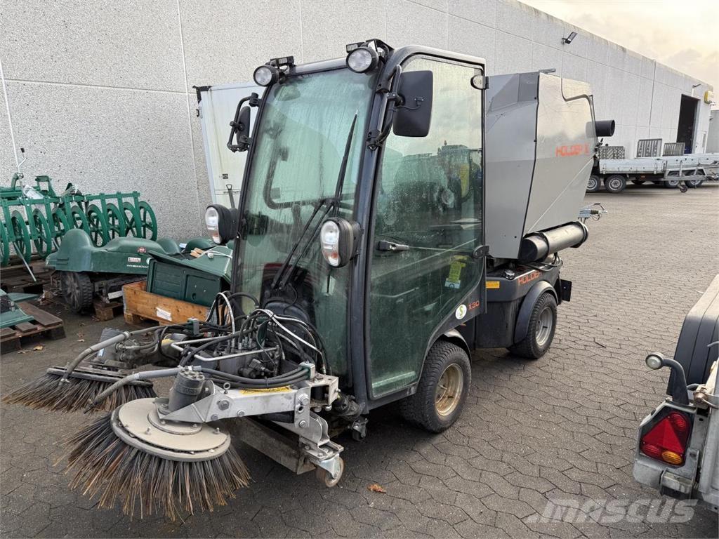 Holder X30 Traktorid