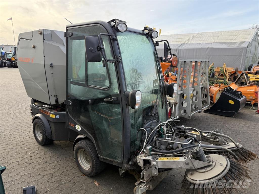 Holder X30 Traktorid