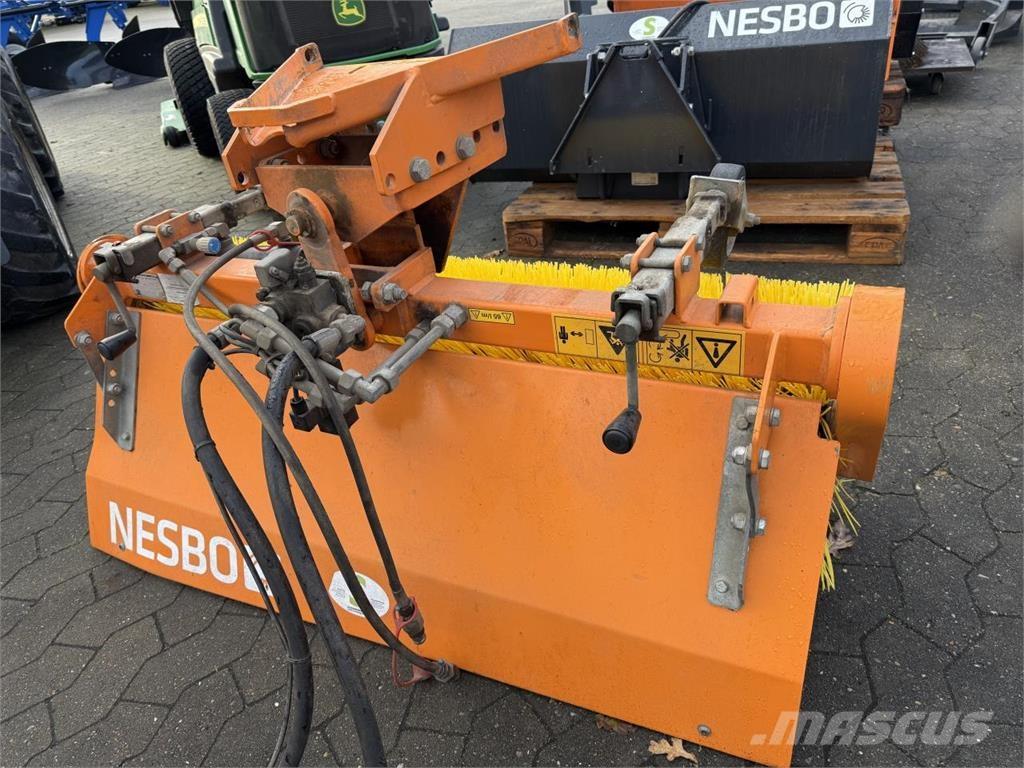 Holder X30 Traktorid