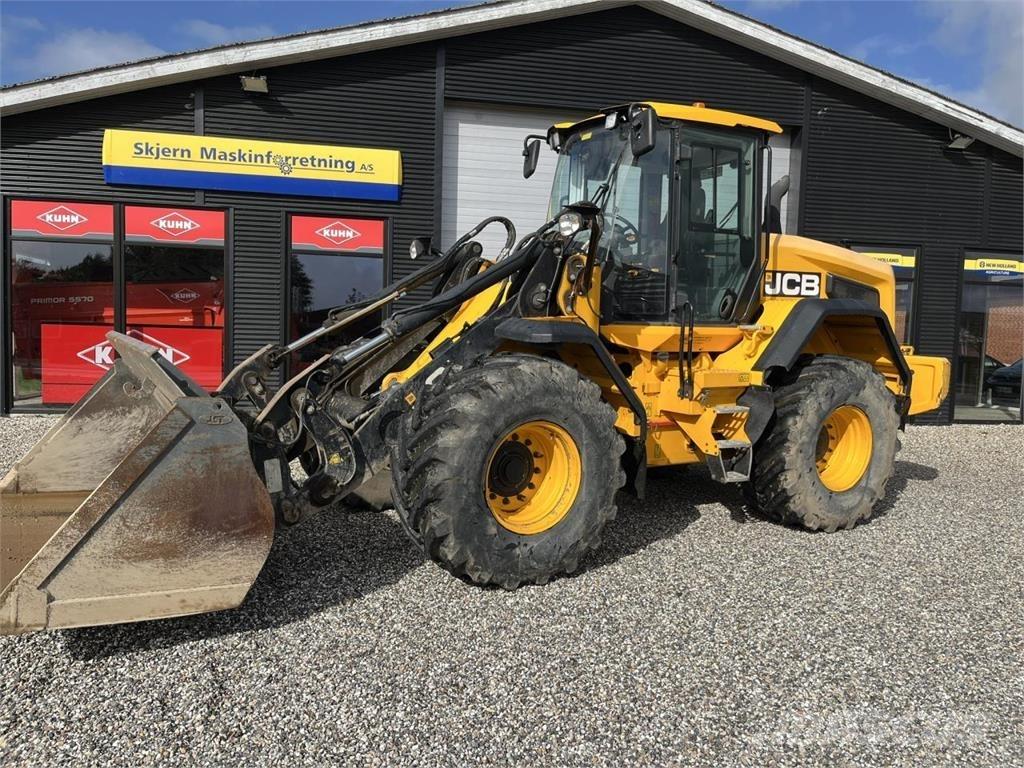 JCB 427 HT Rataslaadurid