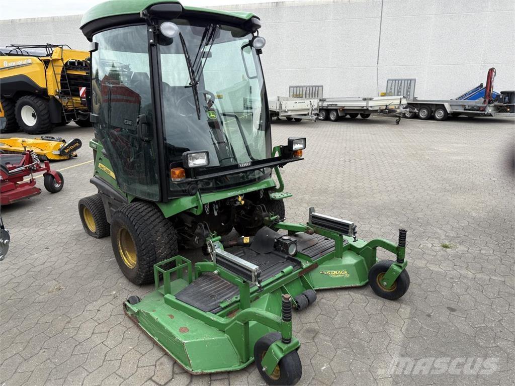 John Deere 1585 Kommunaalteenuste traktorid