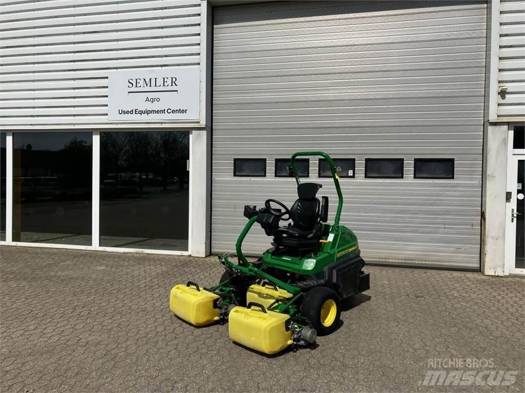 John Deere 2700 Fairway niidukid