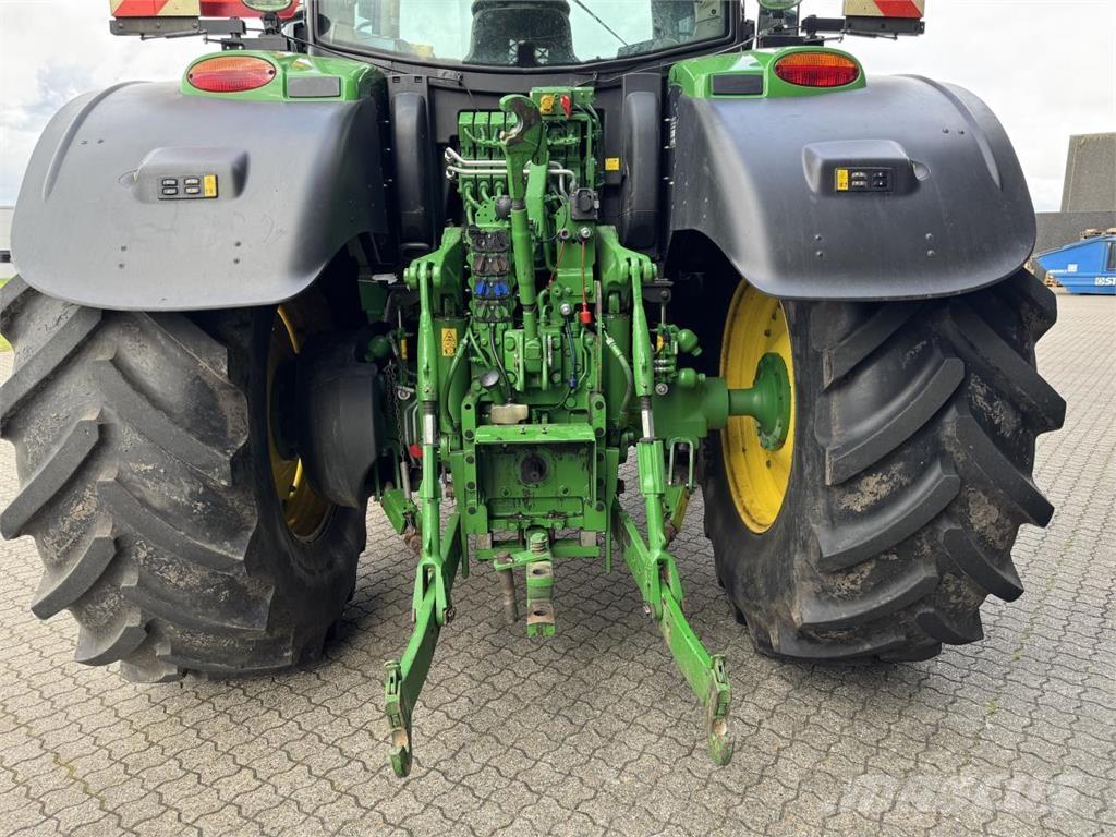 John Deere 6215R Traktorid