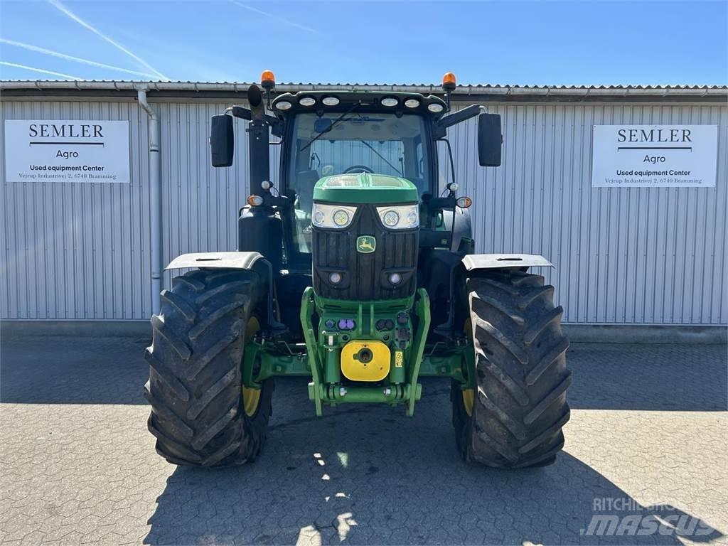 John Deere 6215R Traktorid