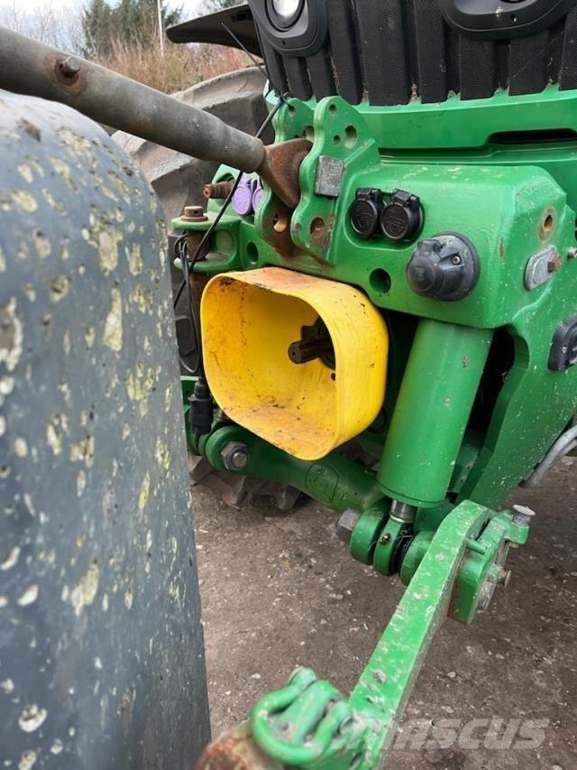 John Deere 6215R Traktorid