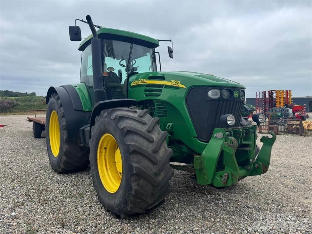 John Deere 7920 Traktorid