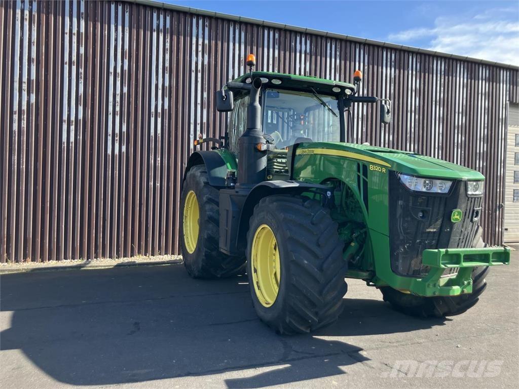 John Deere 8320R Traktorid