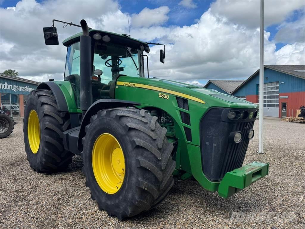 John Deere 8330 Traktorid