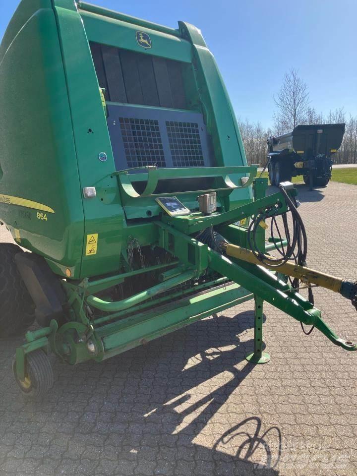 John Deere 864 Ruloonpressid