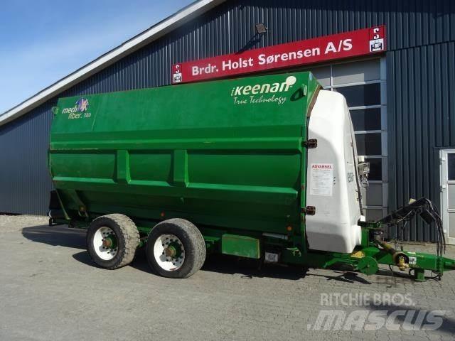 Keenan MF 380 Loomasööda vagunid