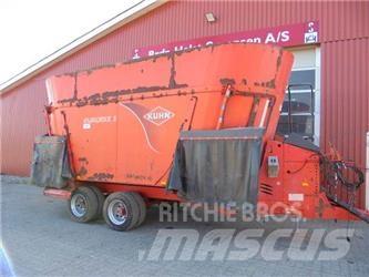 Kuhn 45 M3 Loomasööda vagunid