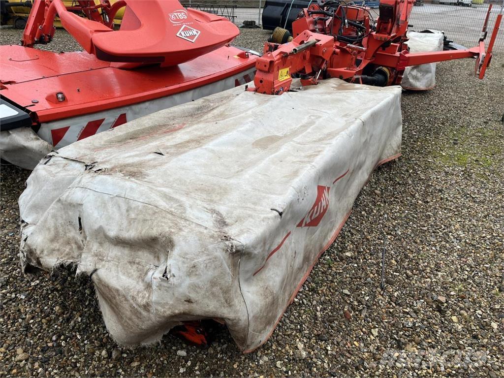 Kuhn GMD 883 Iseliikuvad niidukid-vaalutid