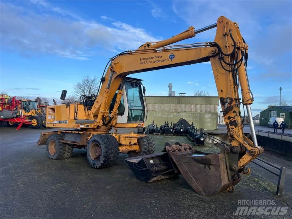 Liebherr 902 Ratasekskavaatorid