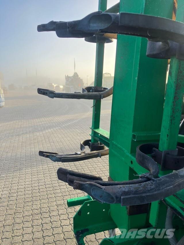 Samson CM 7,5 Väetisekülvikud pihustiga