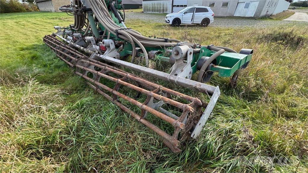 Samson CM 7,5 Väetisekülvikud pihustiga