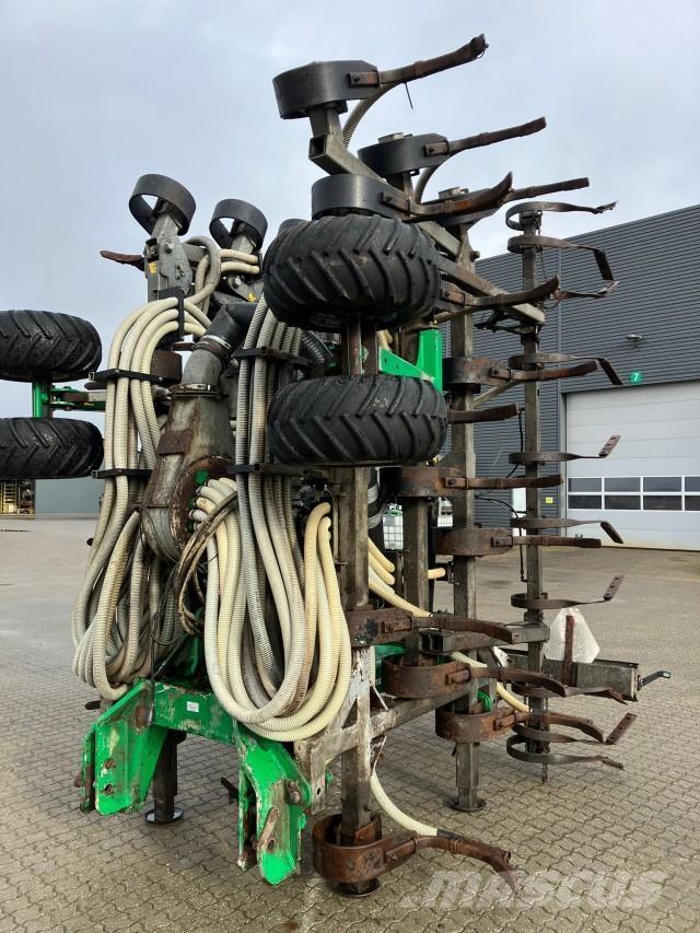 Samson CMX 8,6 Väetisekülvikud pihustiga