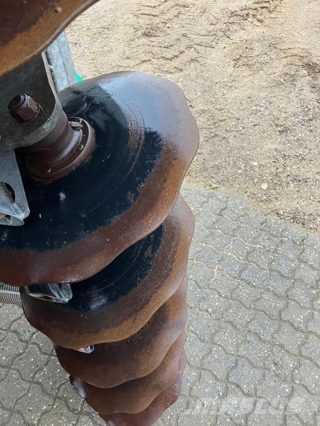 Samson SD II 700 Väetisekülvikud pihustiga