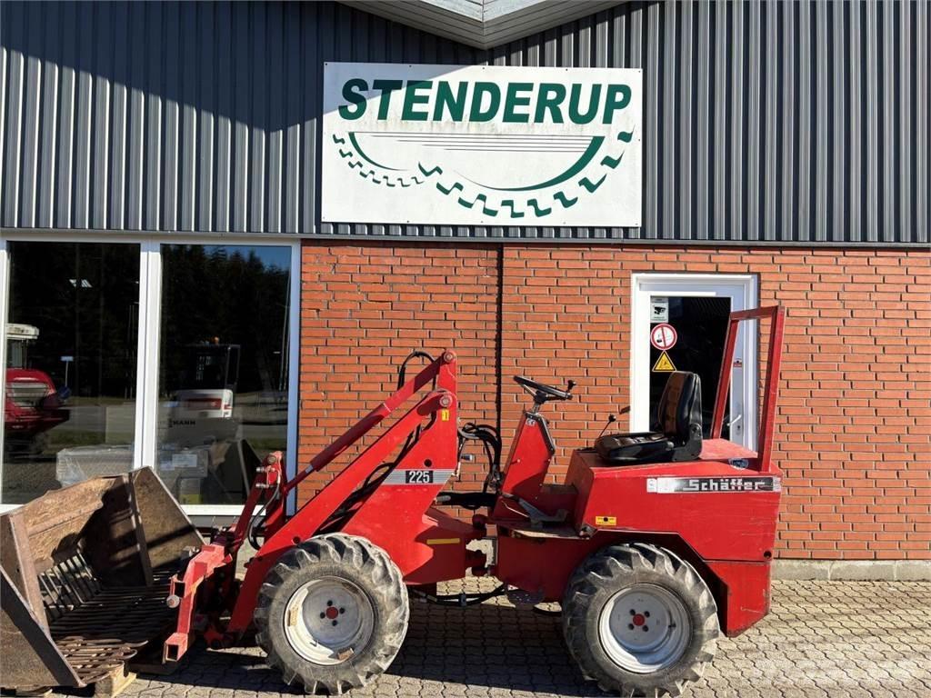 Schaeff 222 Väikelaadurid