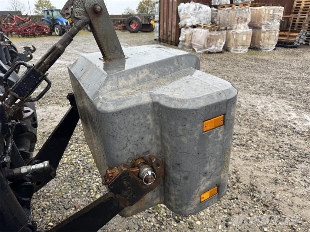  Suer 700 KG Esiraskused