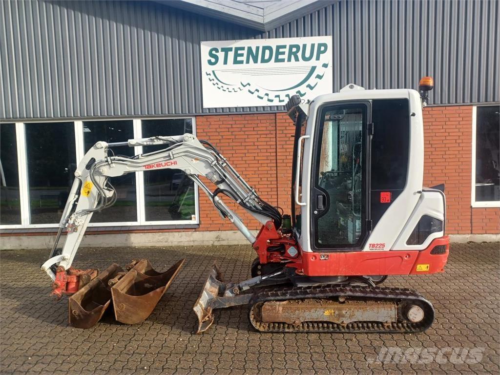 Takeuchi TB225 Miniekskavaatorid < 7 t