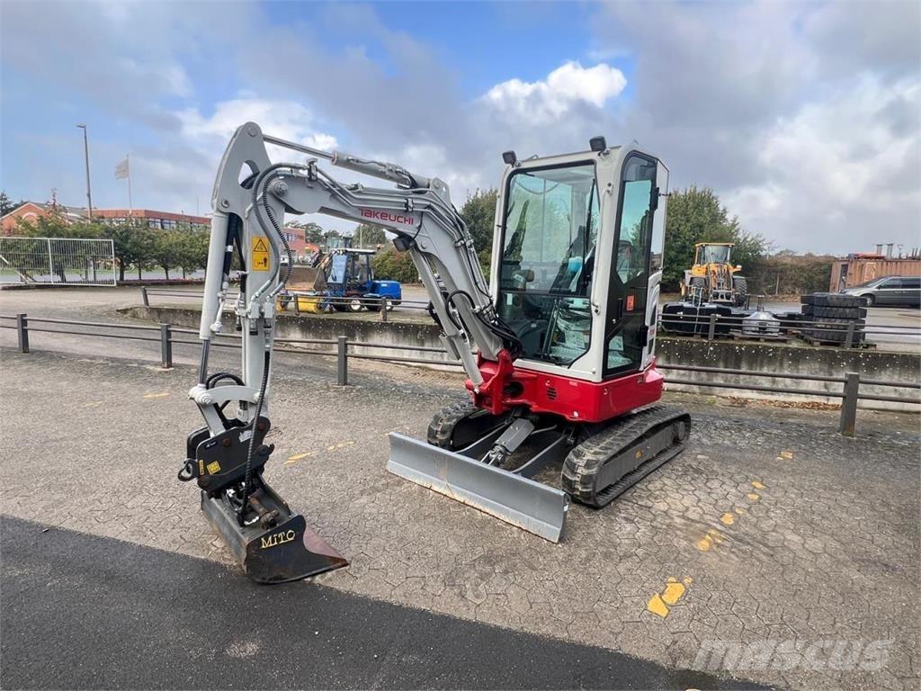 Takeuchi TB325R Miniekskavaatorid < 7 t