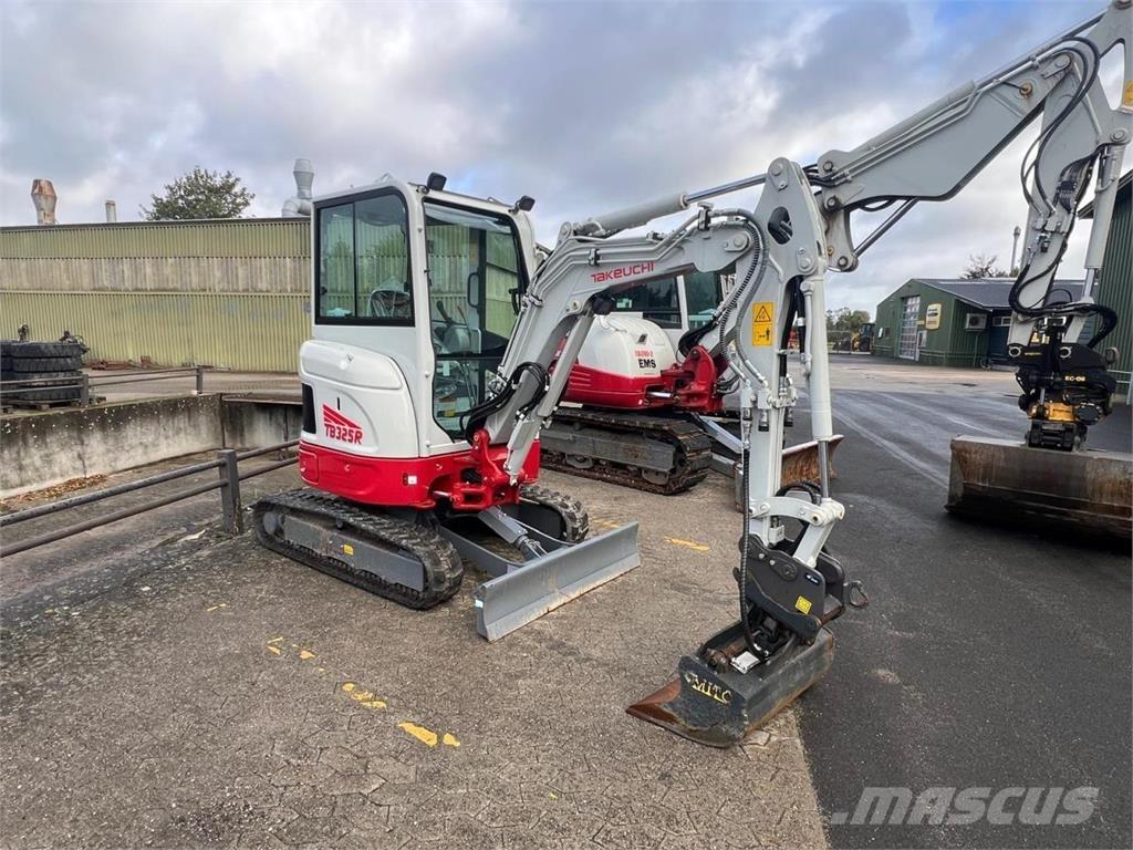 Takeuchi TB325R Miniekskavaatorid < 7 t