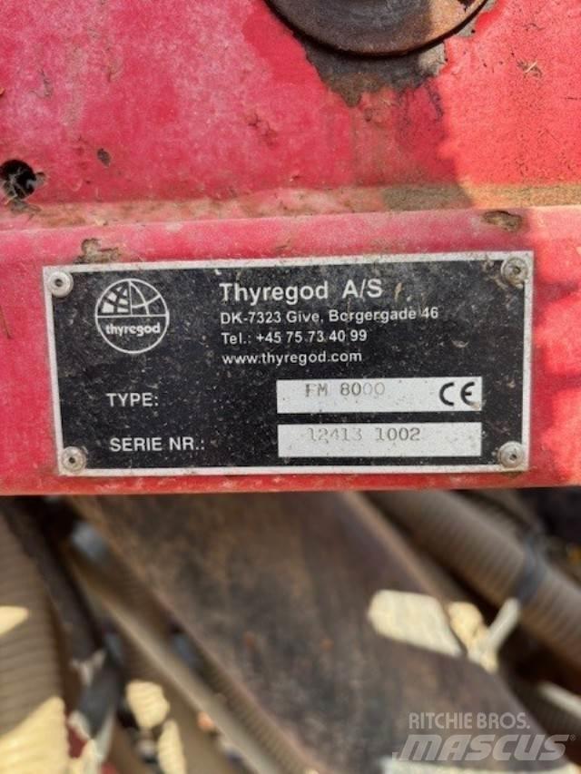 Thyregod FM 8000 Väetisekülvikud pihustiga