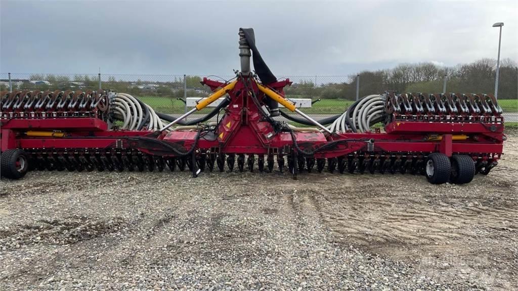 Vredo 12 Väetisekülvikud pihustiga