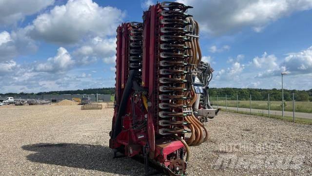 Vredo 12 Väetisekülvikud pihustiga