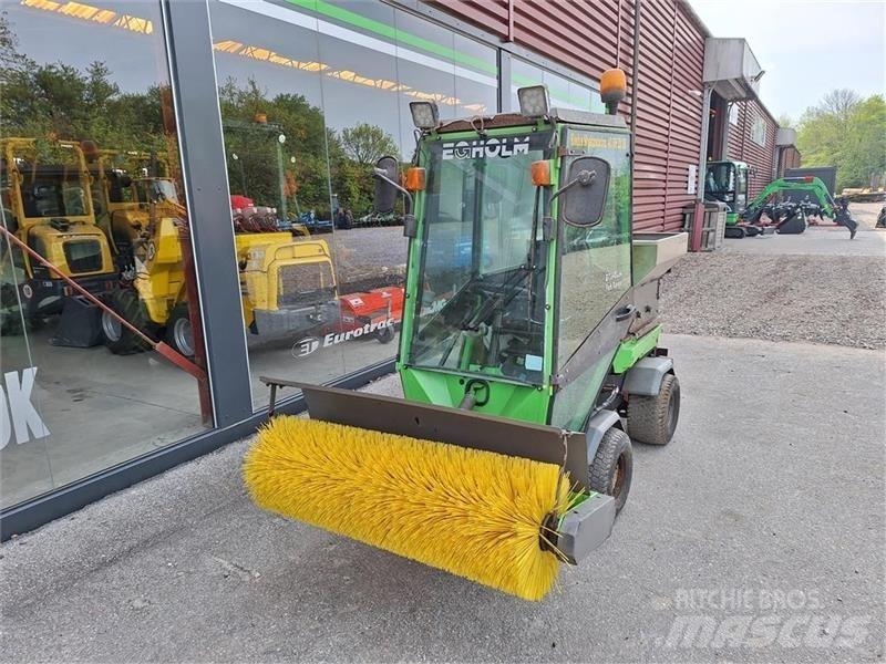 Egholm 2150 Kommunaalteenuste traktorid